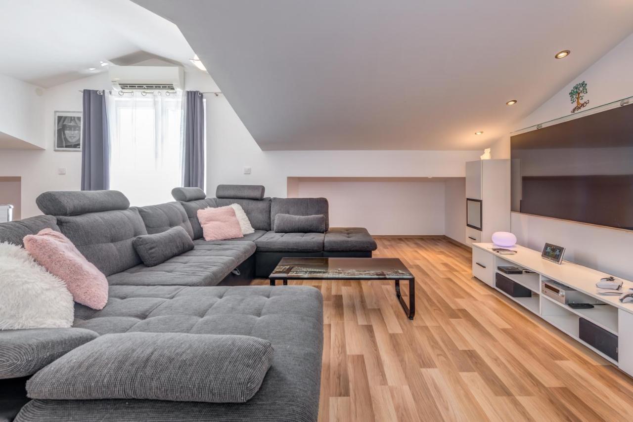 Summer Orchid - Spacious Duplex By The Beach & Ps5 Стобреч Екстер'єр фото